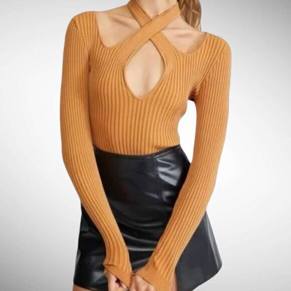 Mink Pink Tops - Size S Mink Pink Gianna Knit Top in Pecan